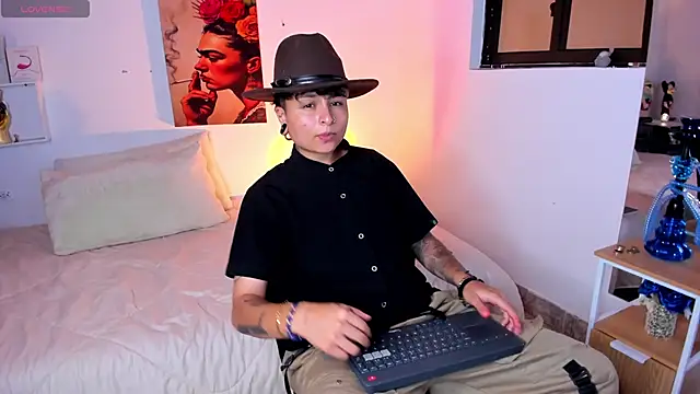 ZuryRamirez  online show from 16, 6, 2026