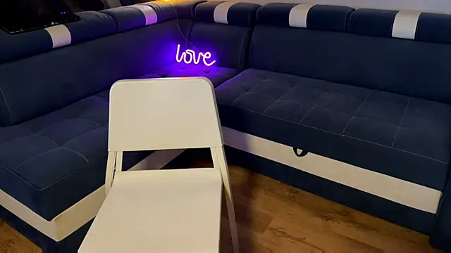 MiliExteraaa online show from 24, 11, 2025