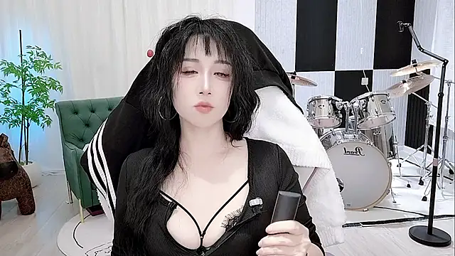 Vaness-a online show from 9, 9, 2025