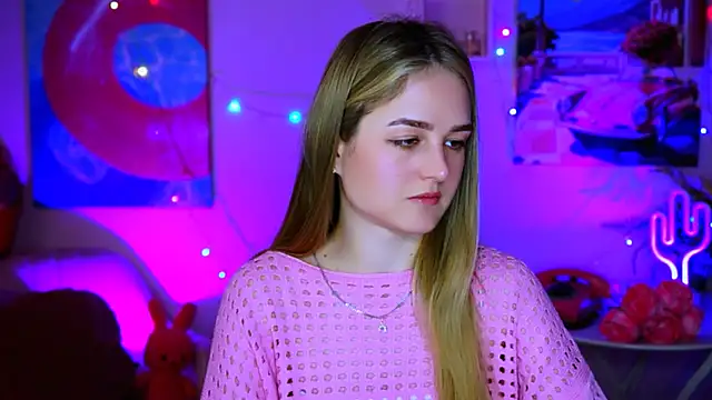 DeboraLarson online show from 21, 3, 2025