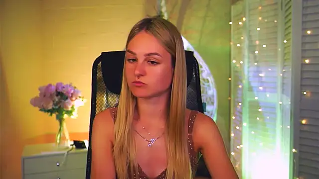 DeboraLarson online show from 26, 3, 2026