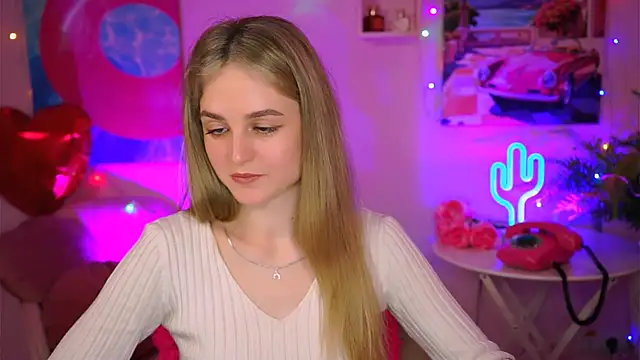 DeboraLarson online show from 10, 3, 2025