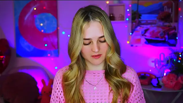 DeboraLarson online show from 18, 3, 2025