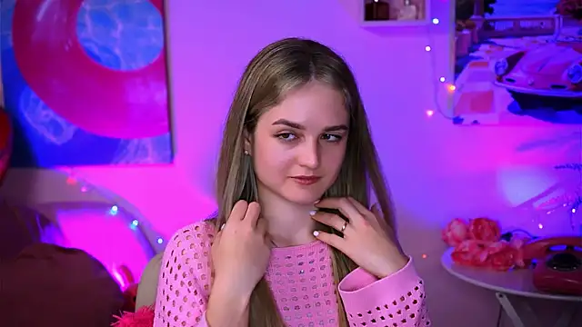 DeboraLarson online show from 6, 3, 2025