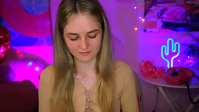 DeboraLarson online show from 11, 3, 2025