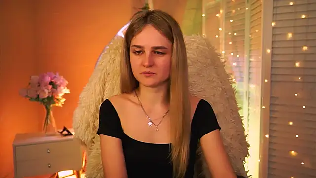 Snapshot of DeboraLarson chatting on 4, 3, 2026 DeboraLarson online show from 4, 3, 2026