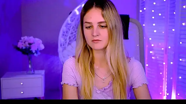 DeboraLarson online show from 12, 7, 2026