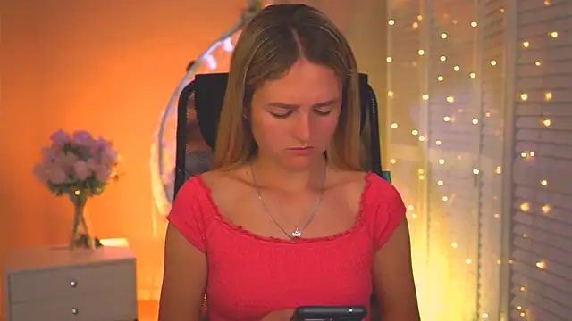 Snapshot of DeboraLarson chatting on 25, 5, 2026 DeboraLarson online show from 25, 5, 2026