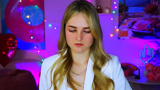 DeboraLarson online show from 16, 3, 2025