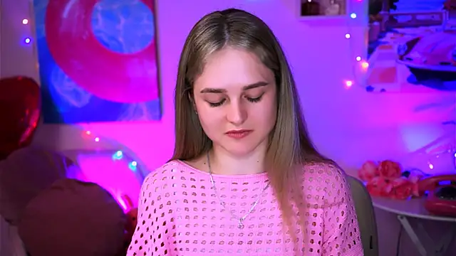 DeboraLarson online show from 5, 3, 2025