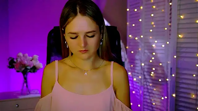 DeboraLarson online show from 18, 11, 2025