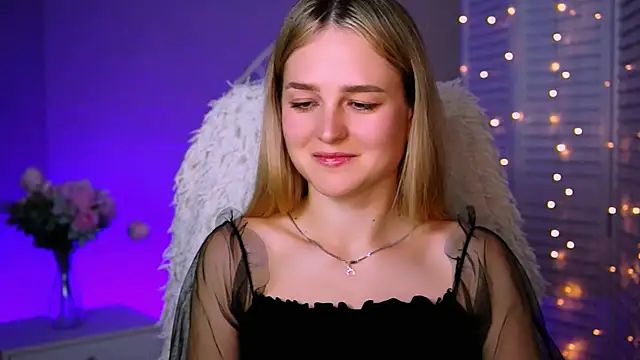 DeboraLarson online show from 7, 10, 2025