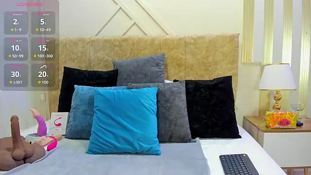 ashley  foxx  online show from 21, 11, 2025