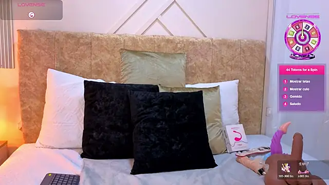 ashley  foxx  online show from 10, 3, 2026