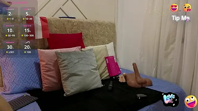 Snapshot of ashley__foxx_ chatting on 7, 7, 2026 ashley foxx online show from 7, 7, 2026