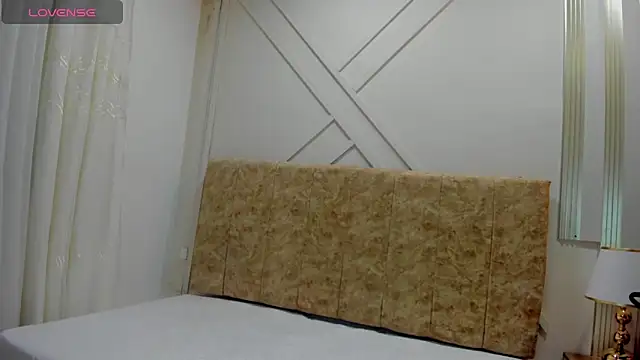 ashley  foxx  online show from 9, 10, 2025