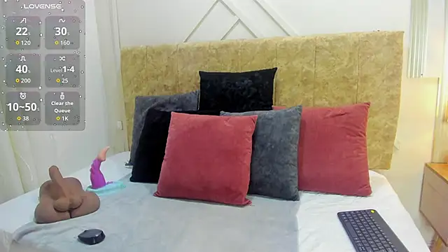 ashley  foxx  online show from 14, 11, 2025