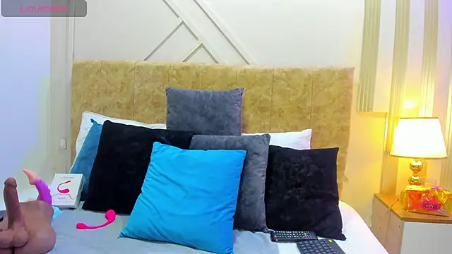 ashley  foxx  online show from 19, 11, 2025