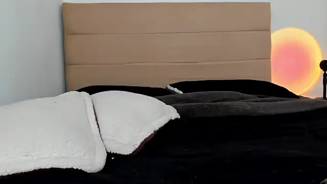 Bonnieshyy online show from 9, 3, 2025