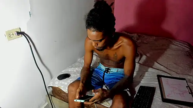 Snapshot of bigblackhotx1 chatting on 28, 5, 2026 bigblackhotx1 online show from 28, 5, 2026