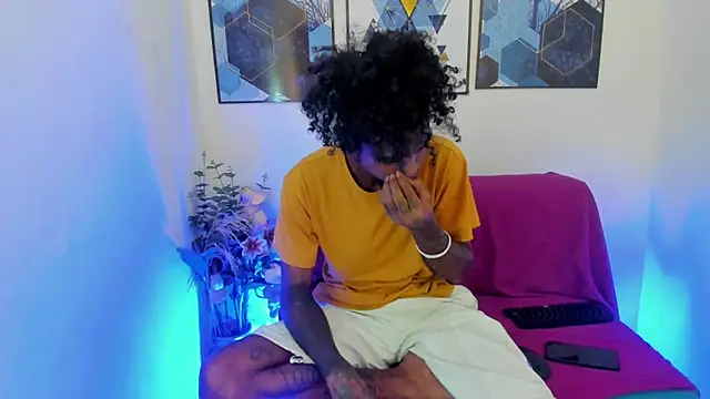 bigblackhotx1 online show from 19, 10, 2025