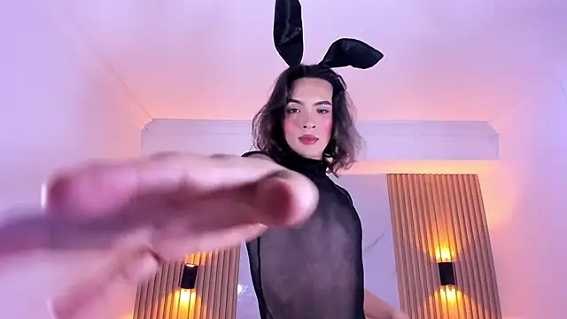 miss Ari online show from 8, 11, 2025