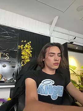 miss Ari online show from 13, 3, 2025