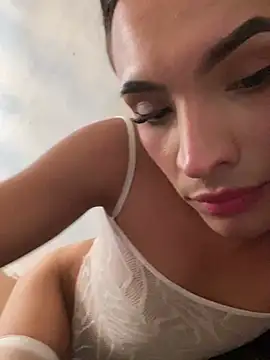 miss Ari online show from 1, 1, 2025