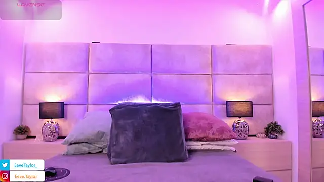 Eevee Taylor online show from 15, 5, 2026