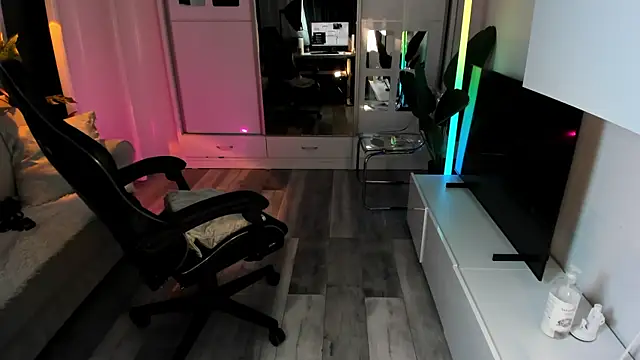 Ivy belle online show from 19, 11, 2025