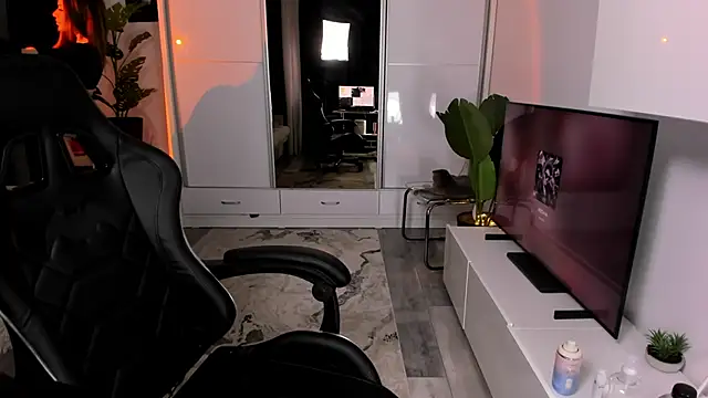 Ivy belle online show from 10, 9, 2025