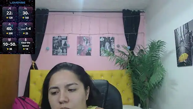 Snapshot of candiapole chatting on 13, 3, 2025 candiapole online show from 13, 3, 2025