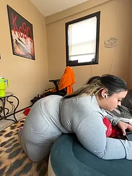 tillymarie34 online show from 18, 3, 2026