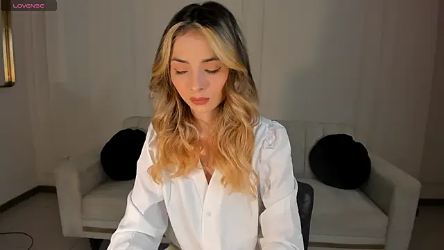 StacyWoods online show from 28, 5, 2026