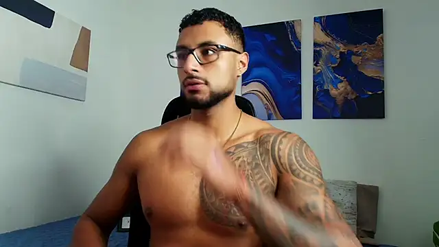 LiamGarcia1 online show from 10, 9, 2025