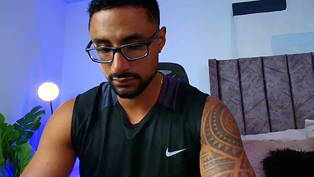 LiamGarcia1 online show from 5, 12, 2025