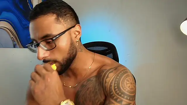 LiamGarcia1 online show from 10, 2, 2026