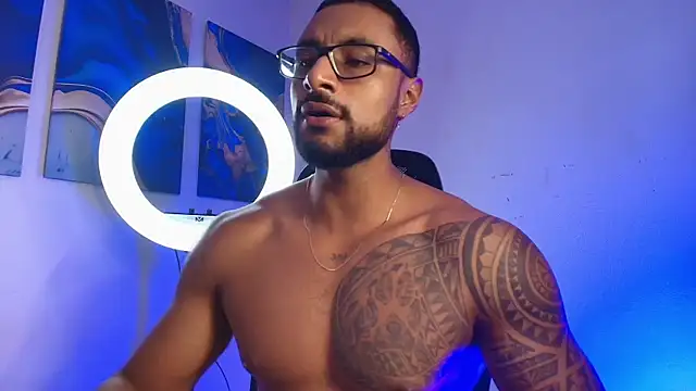 LiamGarcia1 online show from 28, 2, 2026