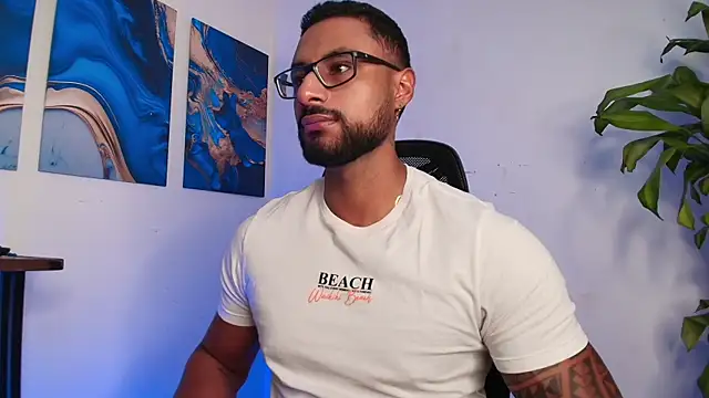 LiamGarcia1 online show from 25, 3, 2026