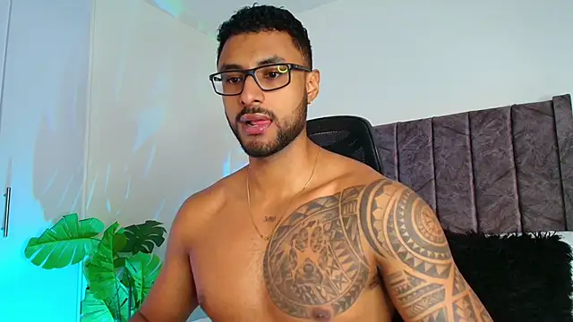 LiamGarcia1 online show from 6, 10, 2025