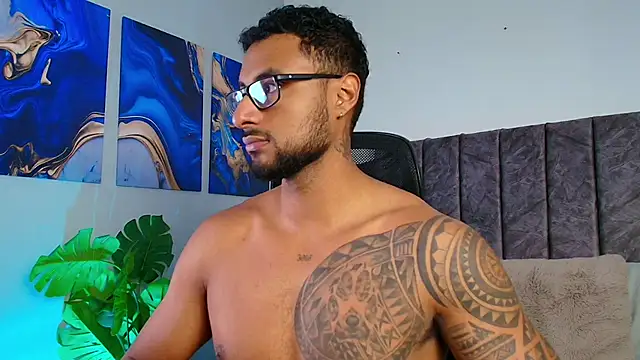 LiamGarcia1 online show from 23, 9, 2025