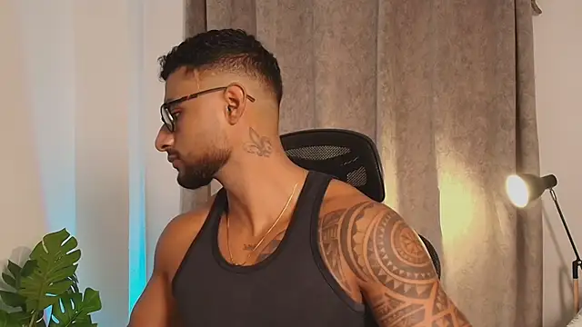 LiamGarcia1 online show from 13, 3, 2025