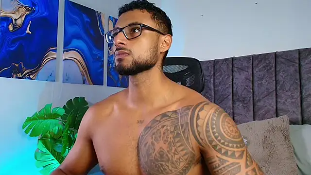 LiamGarcia1 online show from 22, 9, 2025