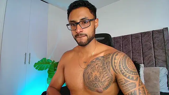 LiamGarcia1 online show from 3, 10, 2025