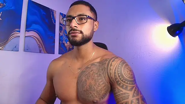 LiamGarcia1 online show from 26, 2, 2026