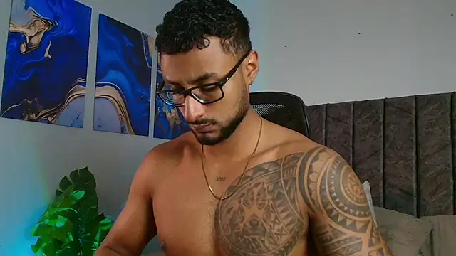 LiamGarcia1 online show from 17, 9, 2025