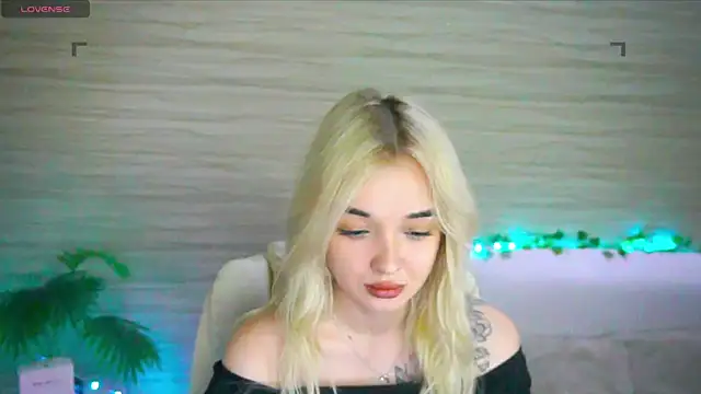 Ashley S online show from 25, 10, 2025