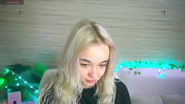 Ashley S online show from 26, 9, 2025