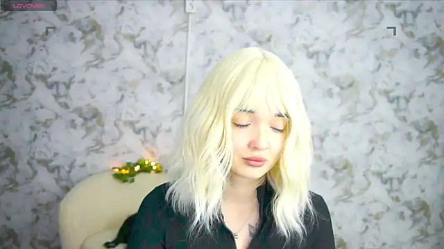 Snapshot of Ashley_S chatting on 7, 6, 2026 Ashley S online show from 7, 6, 2026