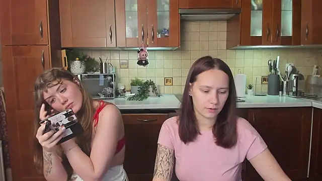 HotCaramellsTV online show from 7, 5, 2026